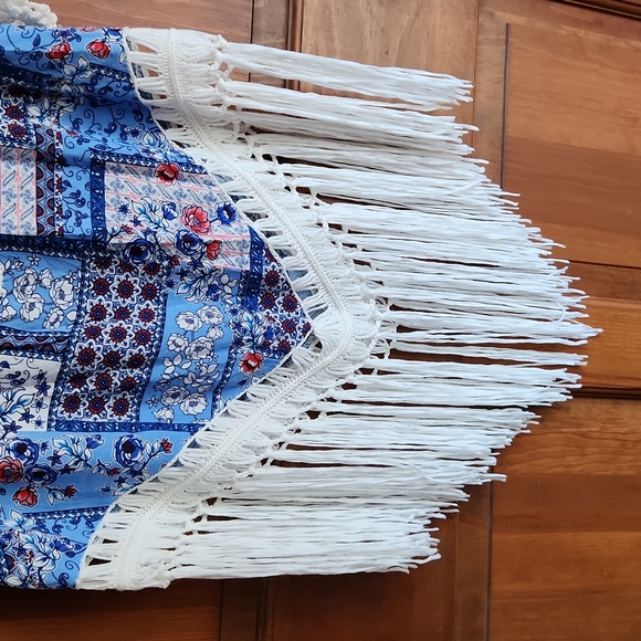 Fun Boho Fringe Top😍😍 - Picture 4 of 9